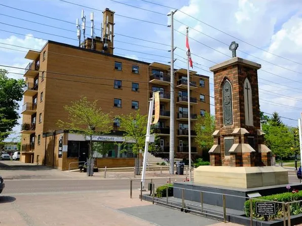 16 Main St #1A, Mississauga, ON L5M 1X3