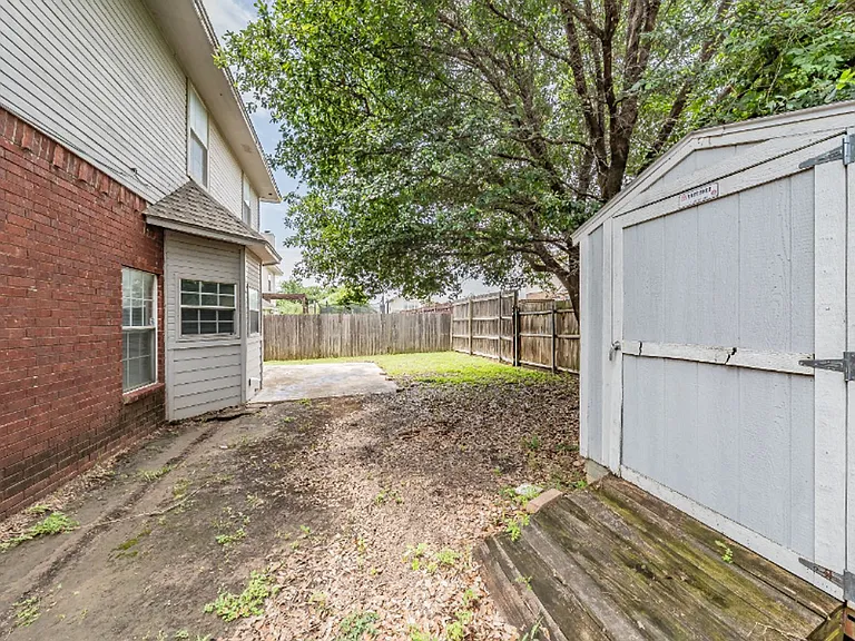 2136 Stoneridge Dr — Photo 39