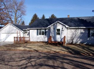 300 W 11th St, Sumner, IA 50674