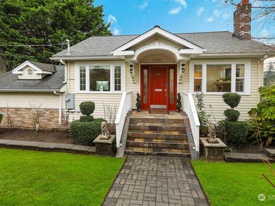 3721 32nd Avenue W, Seattle, WA, 98199