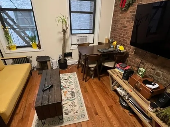 11 Stanton St #2CA, New York, NY 10002