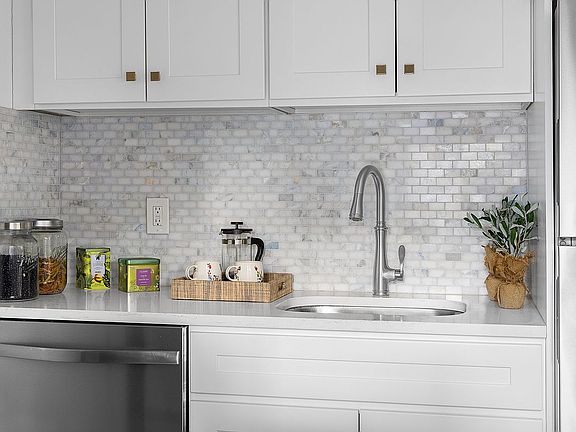 5th image of 420 E 58th St APT 21C