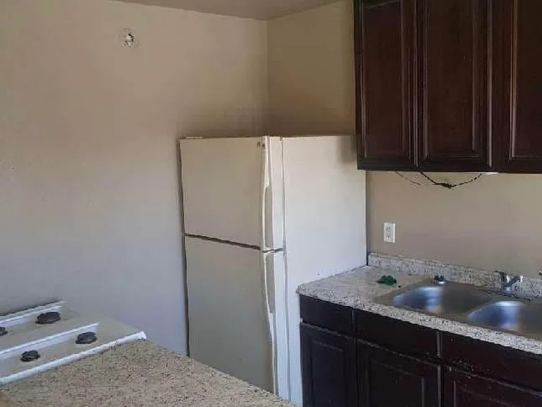 19 E Aviation Dr #A — Photo 2