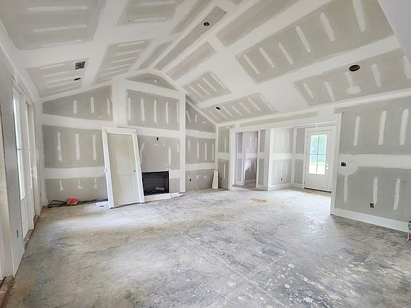 5th image of 128 Hazelwood Dr
