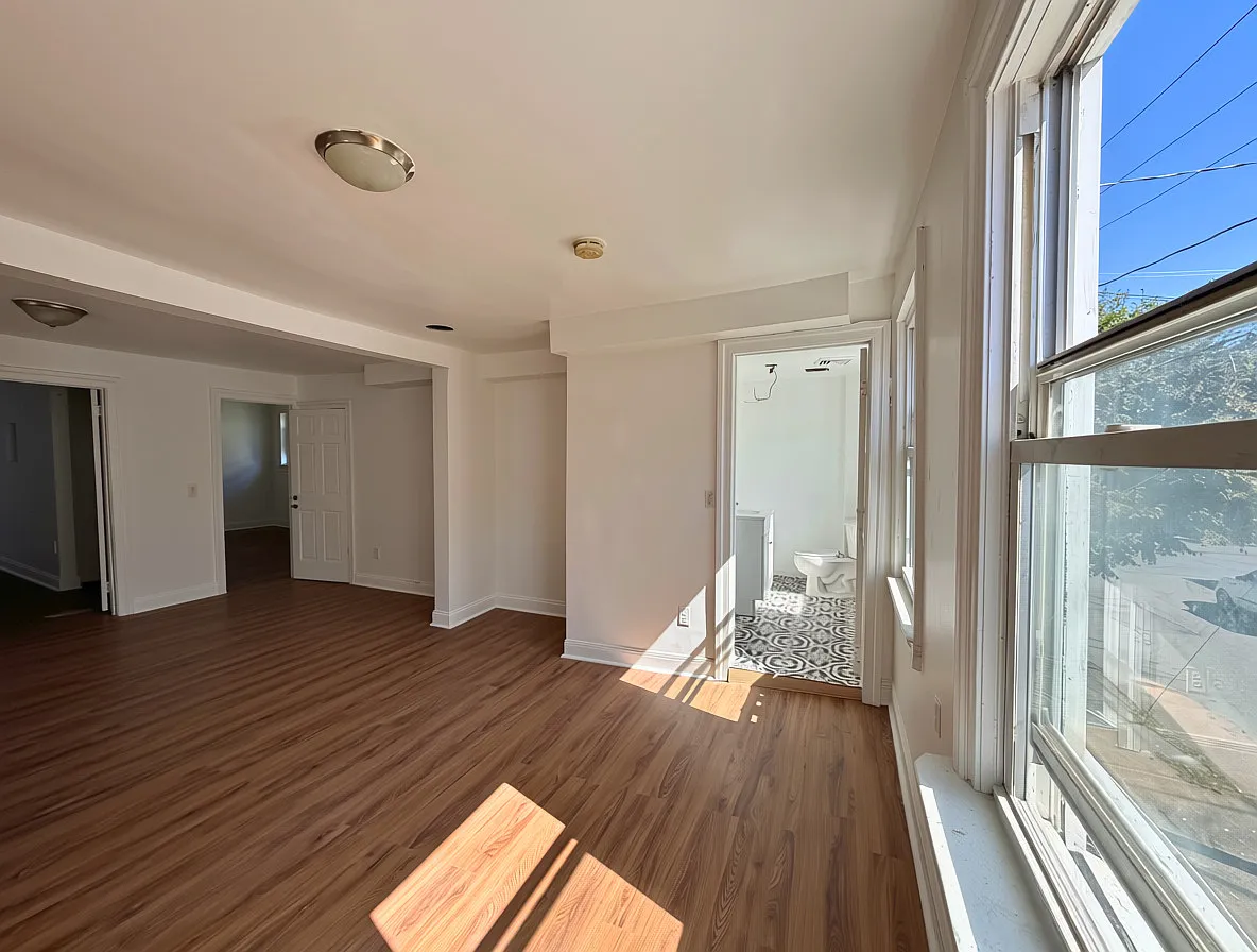 2 bed, 700 sqft, $1,850 — Photo 3