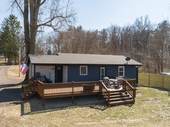 67942 Thunderbird Dr, Sturgis, MI 49091