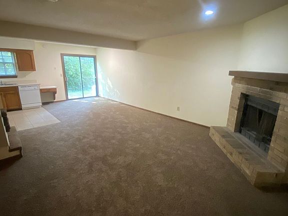 5th image of 126 SW Oxford Pl #126