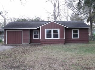 807 Magnolia St, Lake Jackson, TX 77566