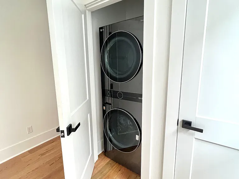 120 E Duffy St #B — Photo 10