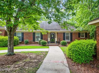 813 Greenbriar Rd, Kinston, NC 28501