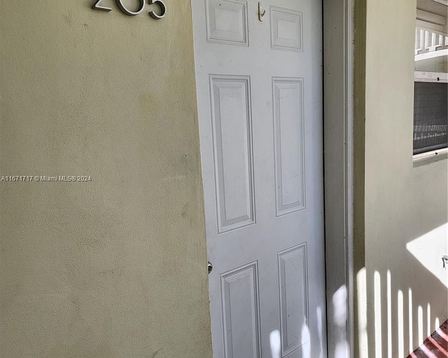 2nd image of 770 NE 128th St APT 205