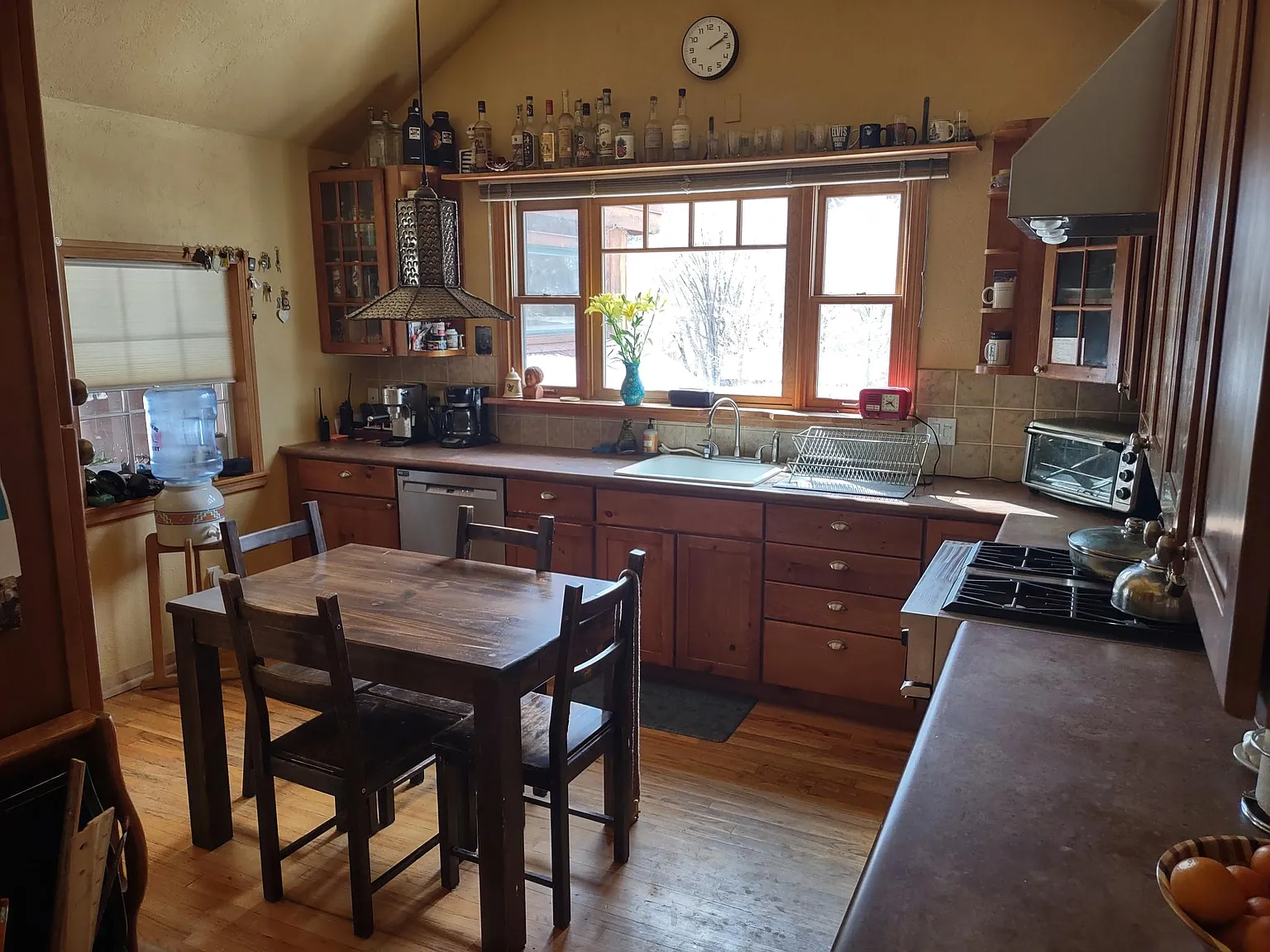 220 Surprise Ave — Photo 2