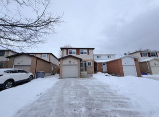35 Raleigh Cres, Markham, ON L3R 4W4