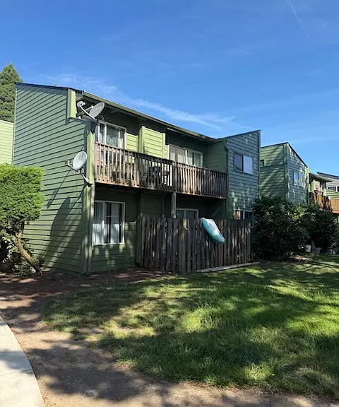 1713 SE 9th St — Photo 1