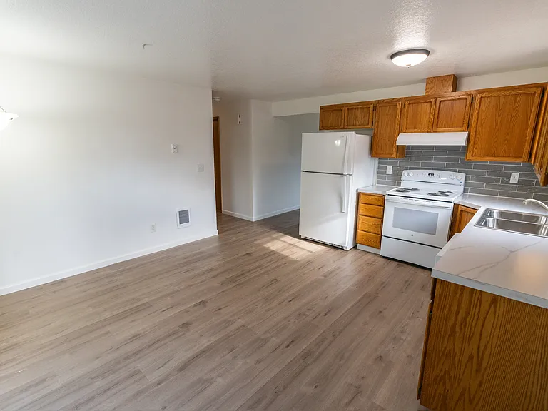 16002 NE 85th St — Photo 5