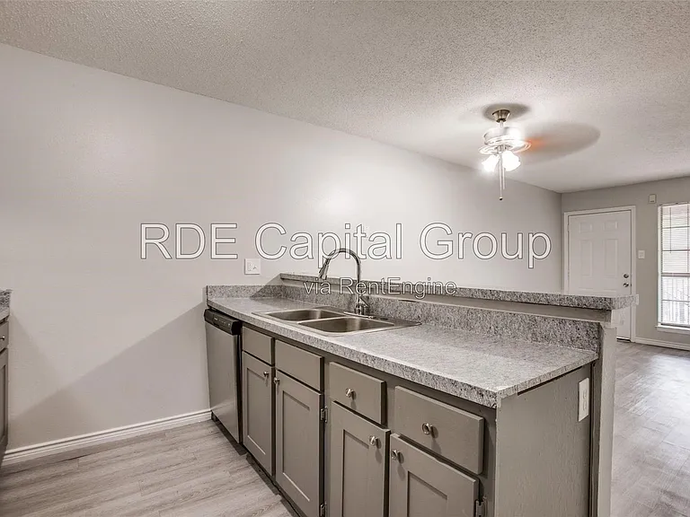 1935 Cranford Dr #104 — Photo 23