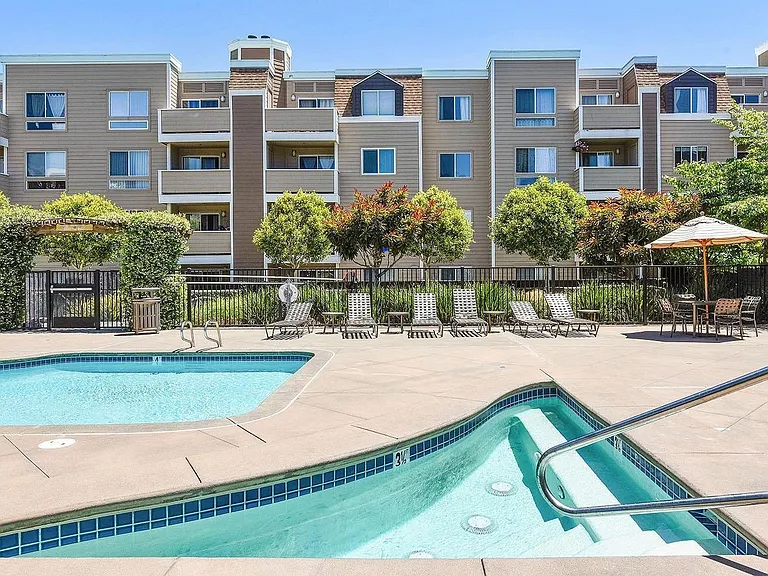 6400 Christie Ave #4327 — Photo 25