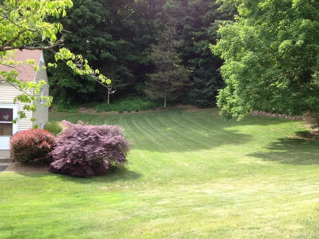 3 bed, 1600 sqft, $2,500 — Photo 2