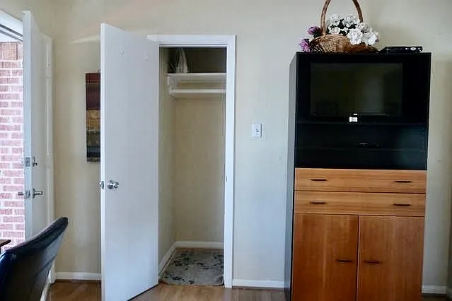 Studio, 400 sqft, $1,350 — Photo 4