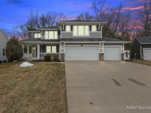 13435 Stafford Dr, Nunica, MI 49448