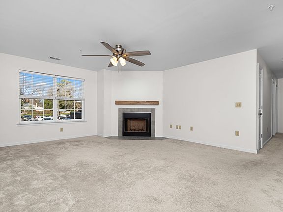 5th image of 414 Delaware Ave APT 123