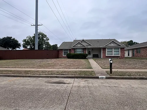 4101 Fletcher Dr Photo 1