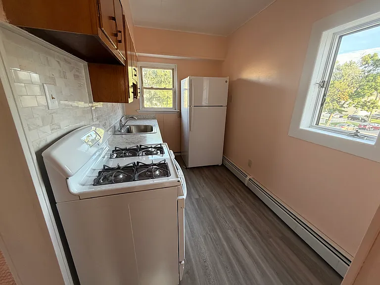 22 E Forest Ave — Photo 9