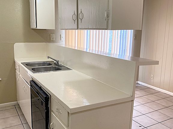 3rd image of 1160 Oregon Ave #3