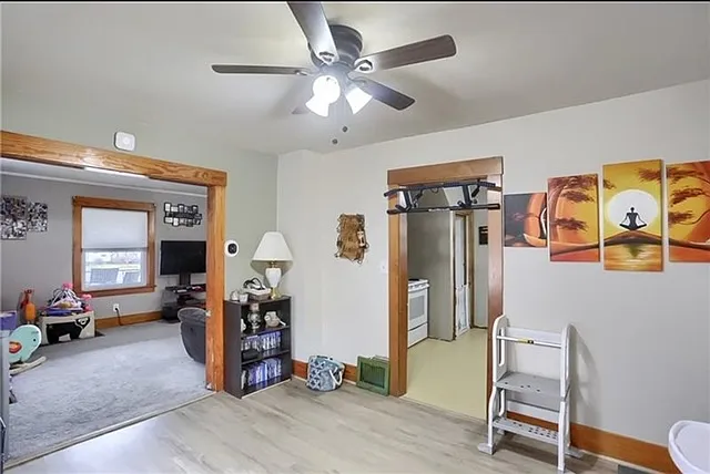 543 Wengler Ave — Photo 15