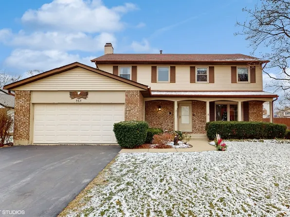 565 Parkside Ct, Crystal Lake, IL 60012