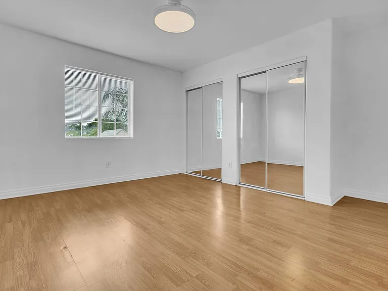 1672 N Soto St — Photo 26