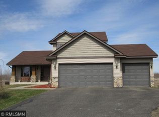 2250 Coldwater Xing, Mayer, MN 55360