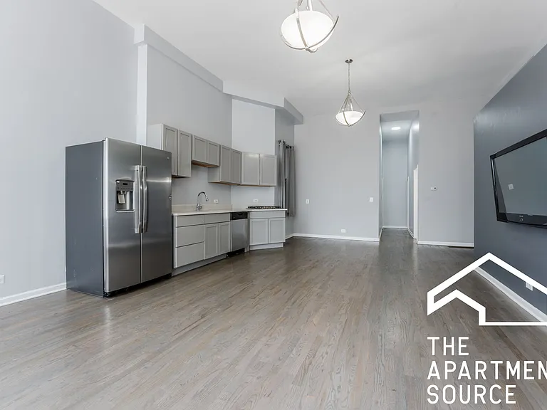 1876 N Hoyne Ave #A — Photo 2