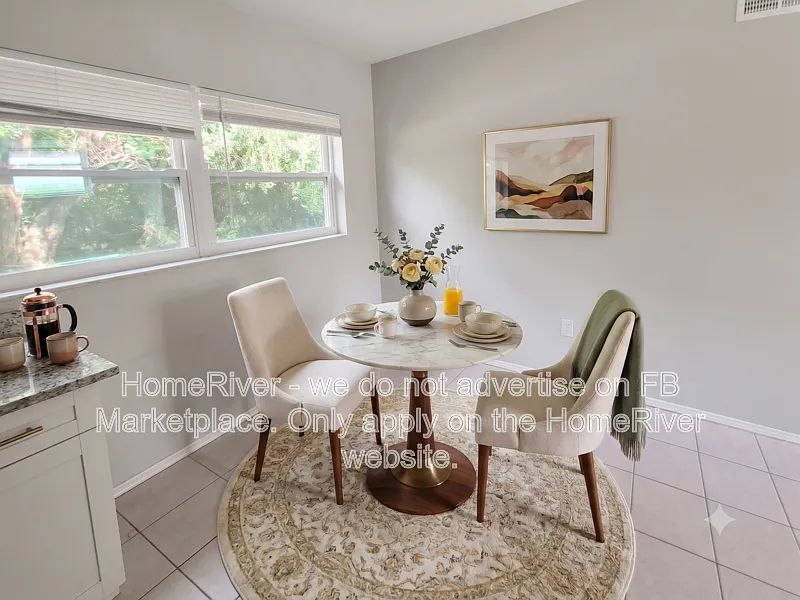 3 bed, 1.0 bath, 960 sqft, $1,580 — Photo 3