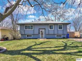 8017 Park View Blvd, La Vista, NE 68128