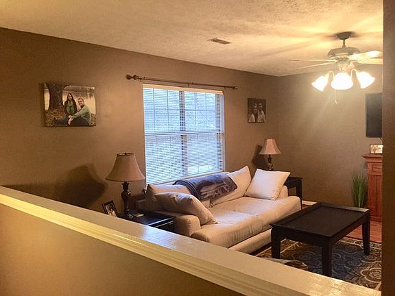 3rd image of 2803 Deerhaven Dr