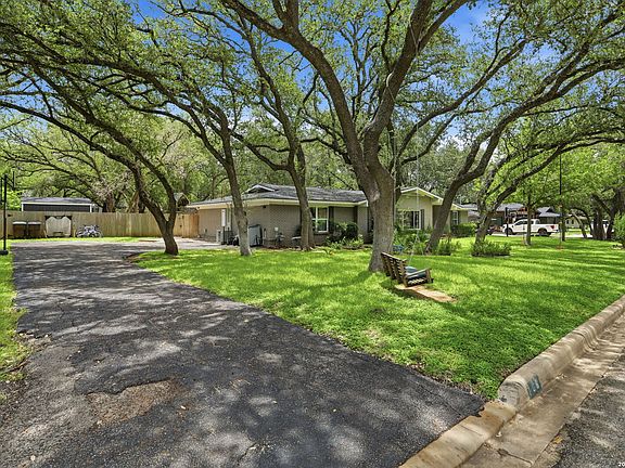 5th image of 106 Canyon Creek Dr