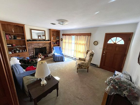 5th image of 163 Greenwood Dr