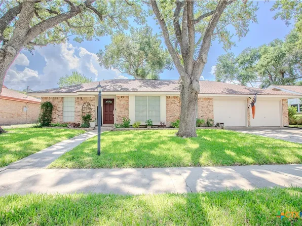 1311 Plantation Rd, Victoria, TX 77904