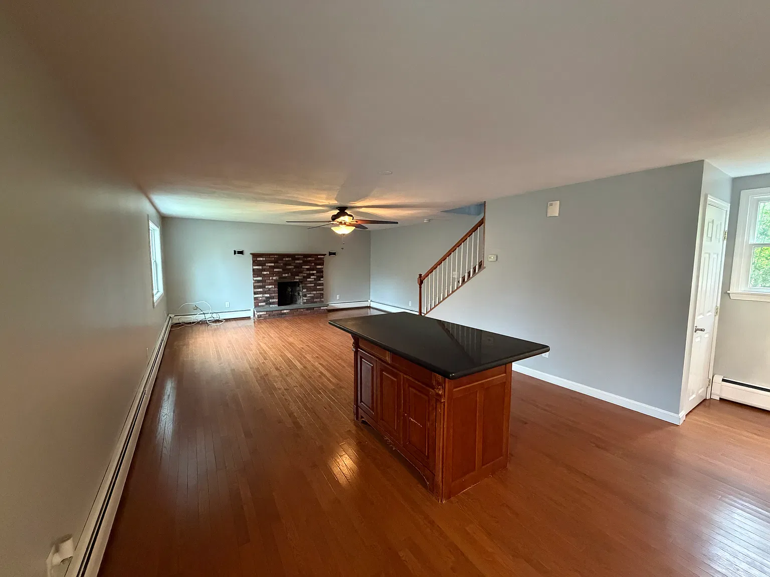 3 bed, 2.5 bath, 1400 sqft, $2,900 — Photo 2