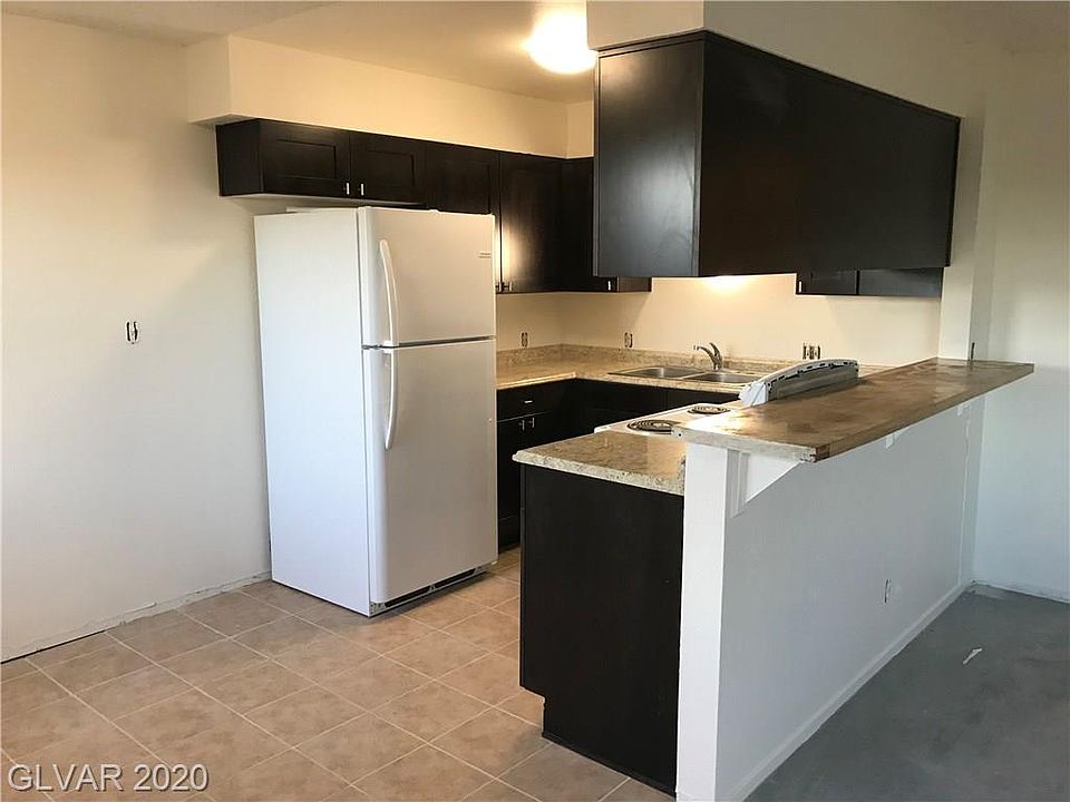 1st image of 1400 E Mesquite Ave #6