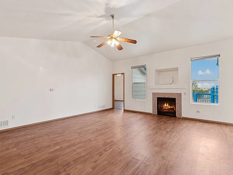 1035 Lords Hill Dr — Photo 5