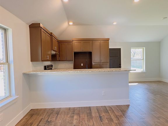 5th image of 1022 Cheyenne Rd