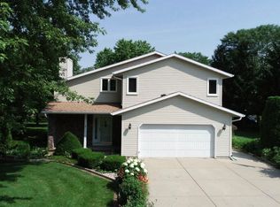 1 Oxbow Ct, Madison, WI 53716