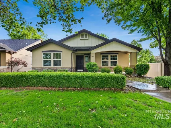 927 E Lockhart Ln, Meridian, ID 83646