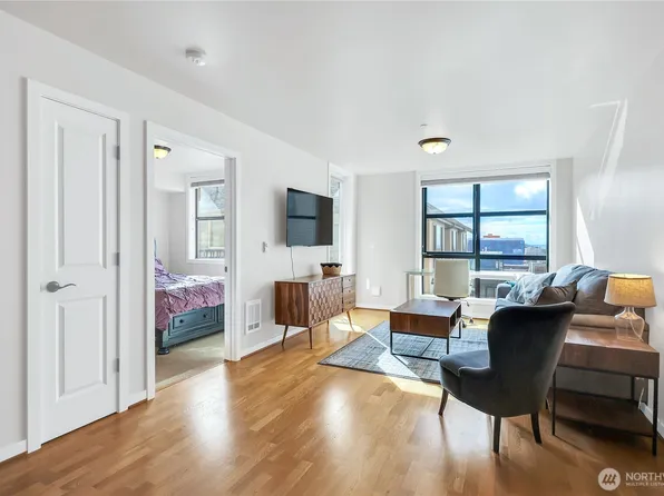 4116 California Avenue SW #304, Seattle, WA 98116