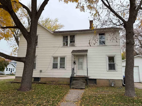621 Henry St, Neenah, WI 54956