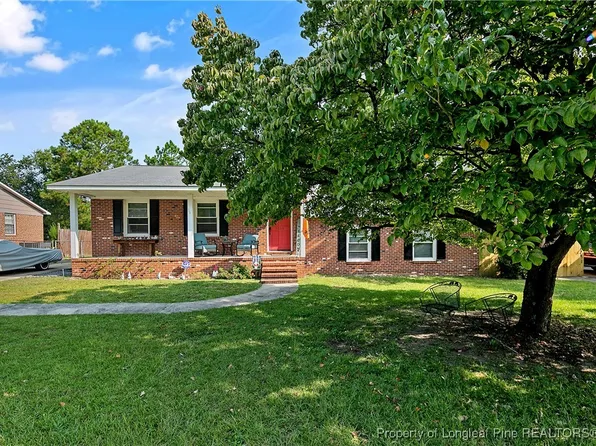 3838 Sturbridge Dr, Hope Mills, NC 28348