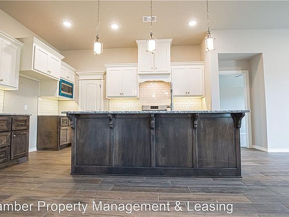 4th image of 3809 Palisade Ln