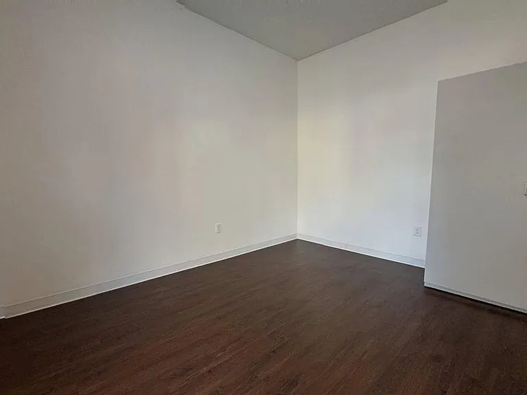 3000 Bridge Ave #205 — Photo 7